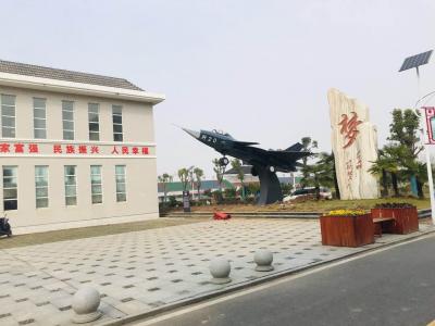 工廠承接定做：燈光節(jié)設(shè)備、七彩風(fēng)車 木質(zhì)風(fēng)車、仿真恐龍、軍事展模型、蜂巢迷宮、模擬實(shí)訓(xùn)設(shè)備