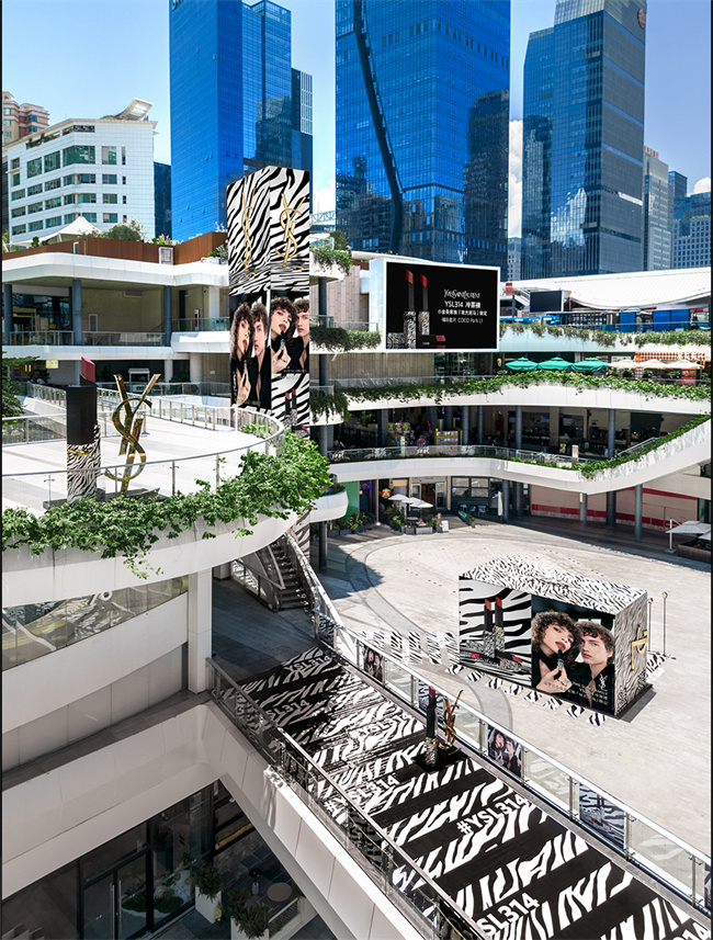 創(chuàng)意快閃 | YSL夜光斑馬限時(shí)快閃，登陸深圳福田星河COCO Park