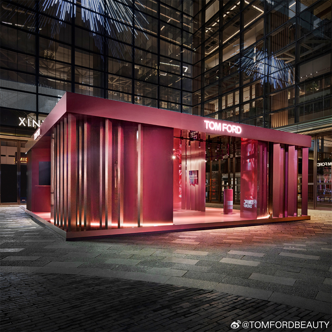 香水展覽 | TOM FORD「咖啡玫瑰」尋香限時(shí)展，登陸上海新天地戶外廣場(chǎng)